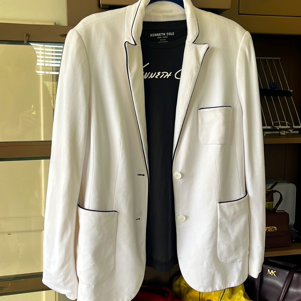 ESCADA | White Blazer Navy Trim